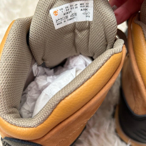 Little Kids Timberland Reinforced Carbon Toe boots - Picture 6 of 12